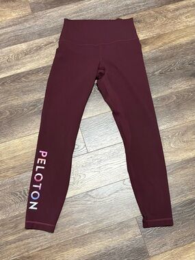 Lululemon Align Pant II *25" in Cassis, Peloton version Sz 6